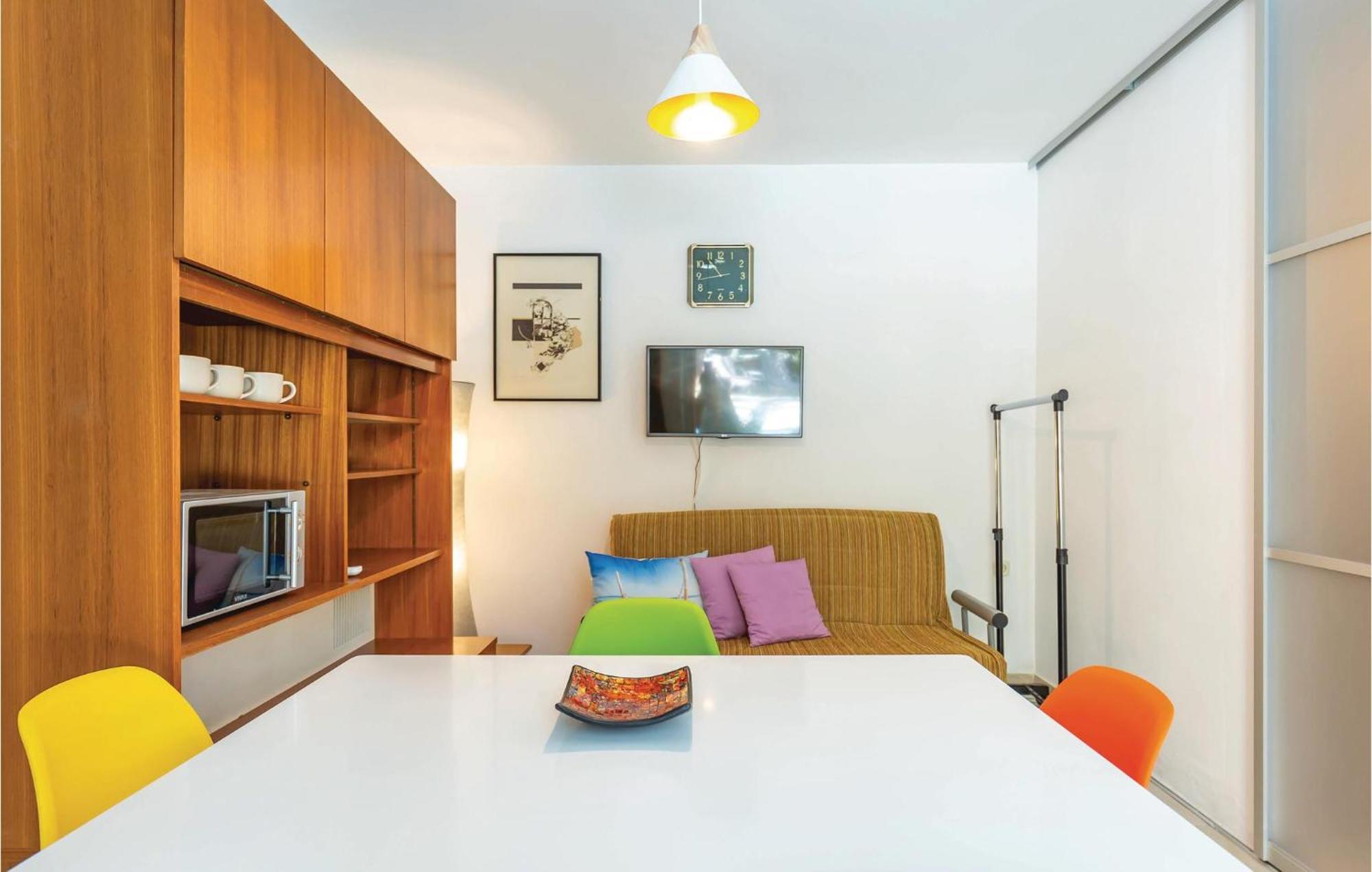 1 Bedroom Gorgeous Apartment In Makarska Eksteriør billede