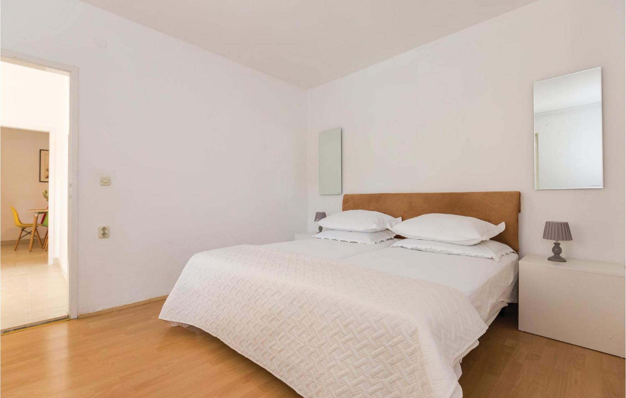 1 Bedroom Gorgeous Apartment In Makarska Eksteriør billede