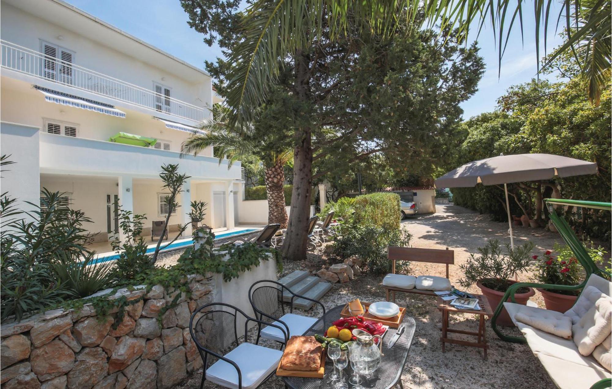 1 Bedroom Gorgeous Apartment In Makarska Eksteriør billede