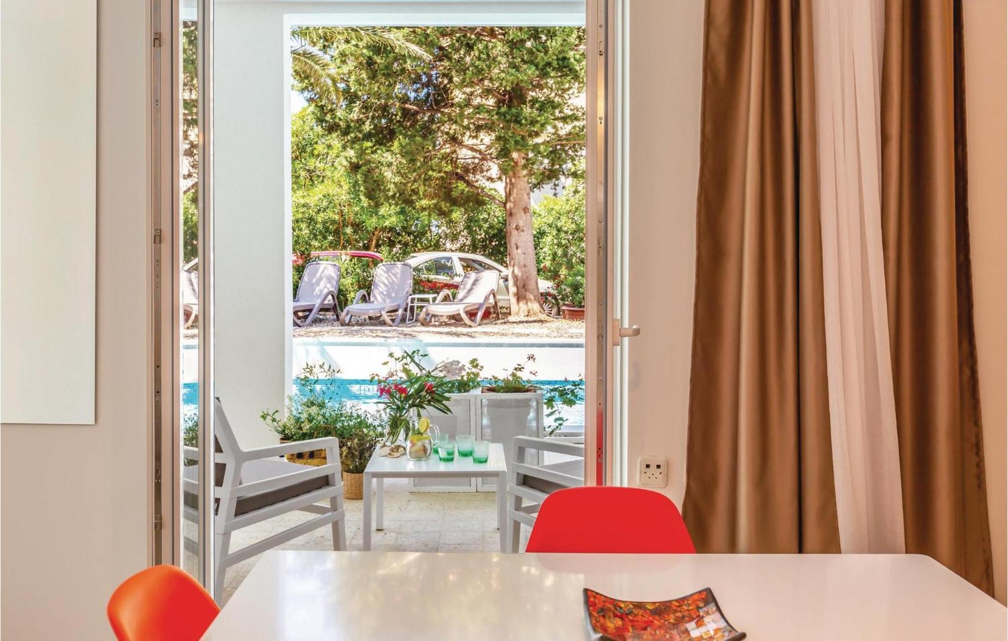 1 Bedroom Gorgeous Apartment In Makarska Eksteriør billede